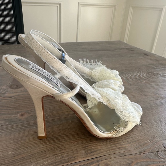 Badgley Mischka Cream Lace Slingback Heels. Vintage. - Picture 3 of 10